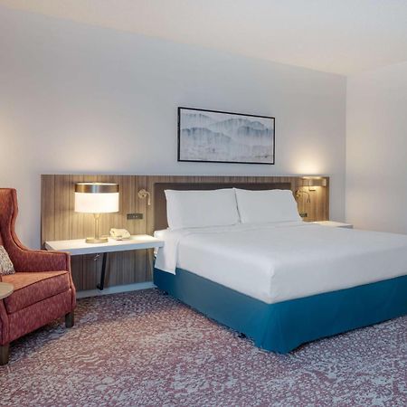 Hilton Garden Inn Clarksburg Bagian luar foto