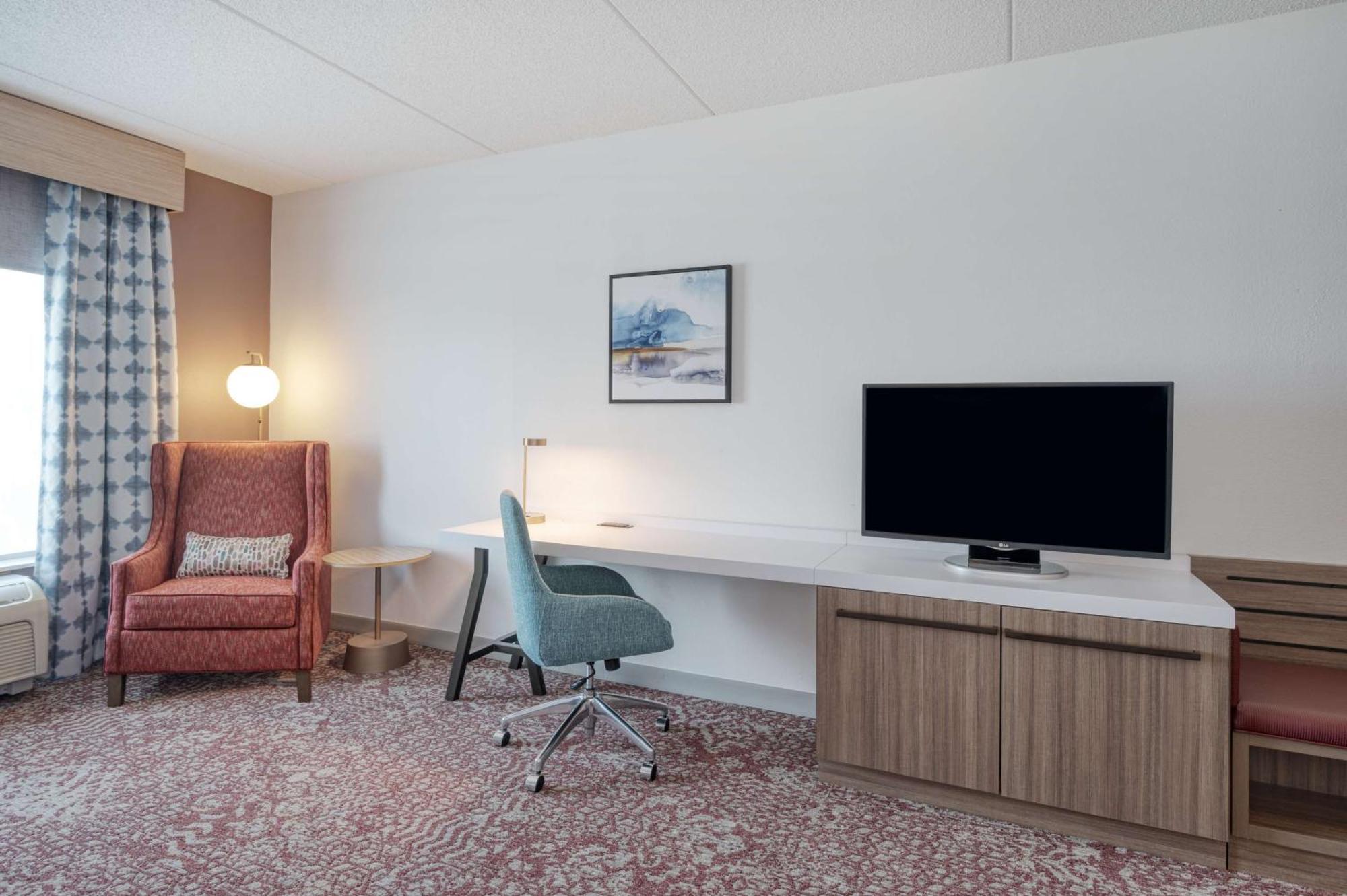 Hilton Garden Inn Clarksburg Bagian luar foto